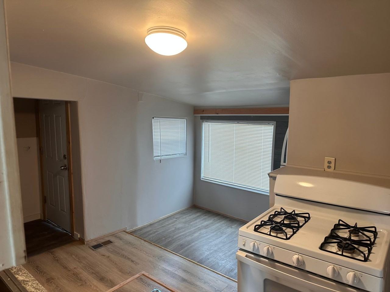 621 9th Ave S - Photo 6 of 14