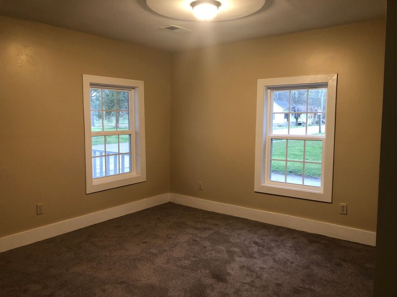 417 South Washington Avenue - Photo 3 of 10