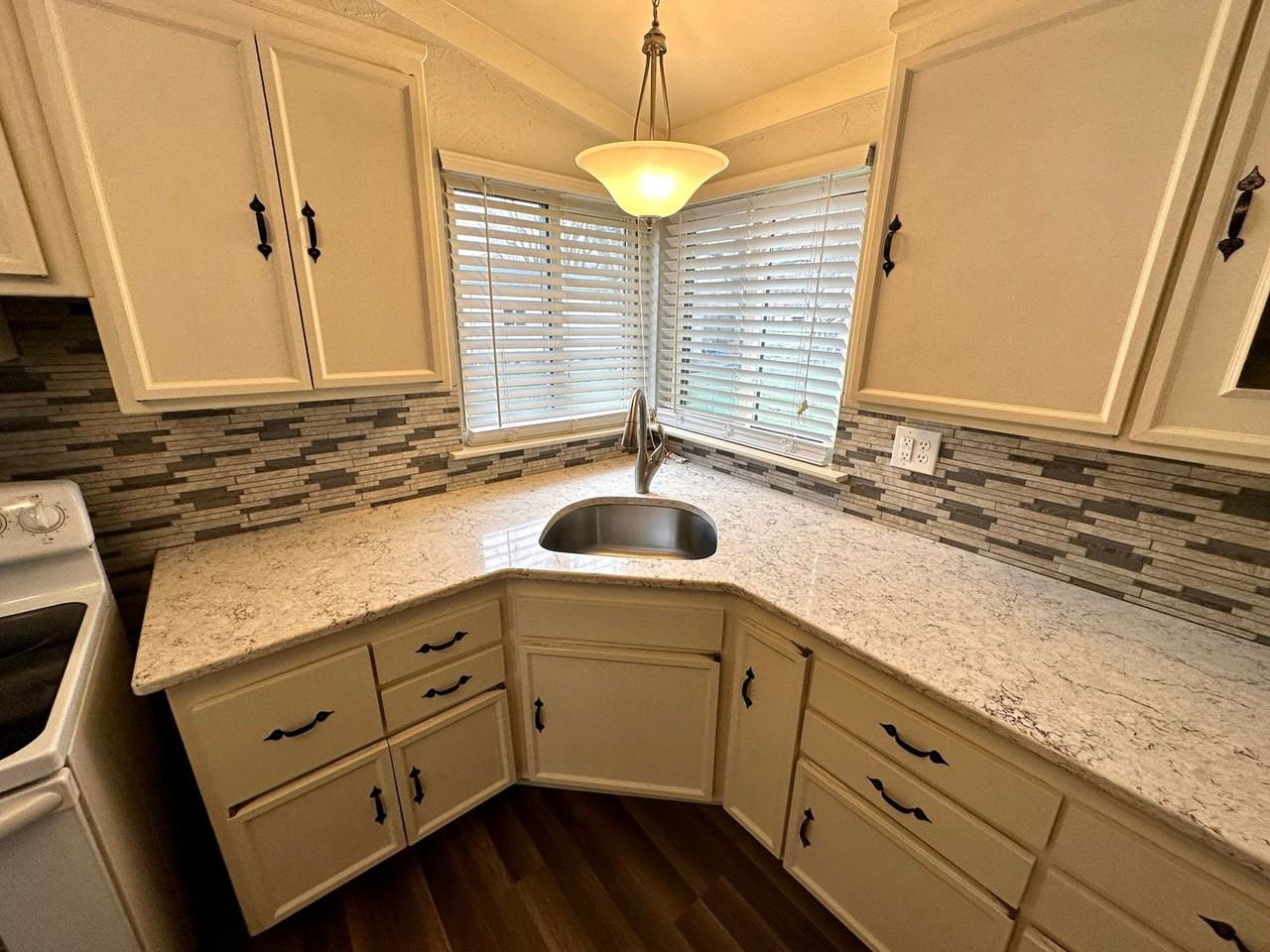 3112 Delaney St - Photo 4 of 19