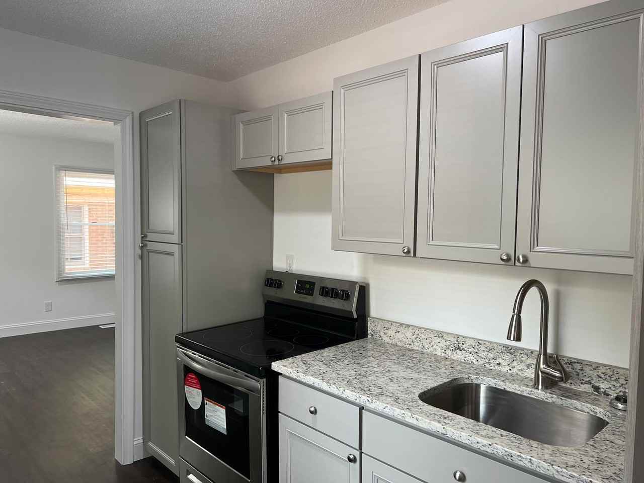 1800 Mcdonald St - Photo 6 of 13