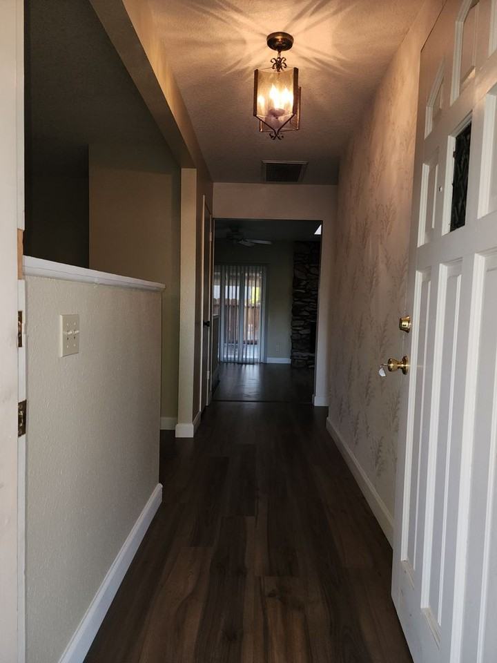 2080 Temple Ave - Photo 2 of 29