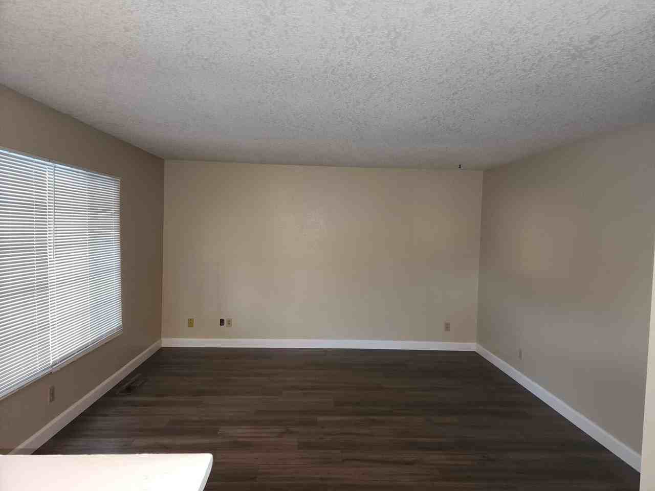 2080 Temple Ave - Photo 3 of 29