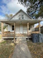 featured image of 896 W 5th Ave