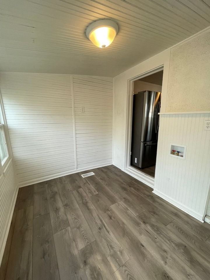 896 W 5th Ave - Photo 3 of 37