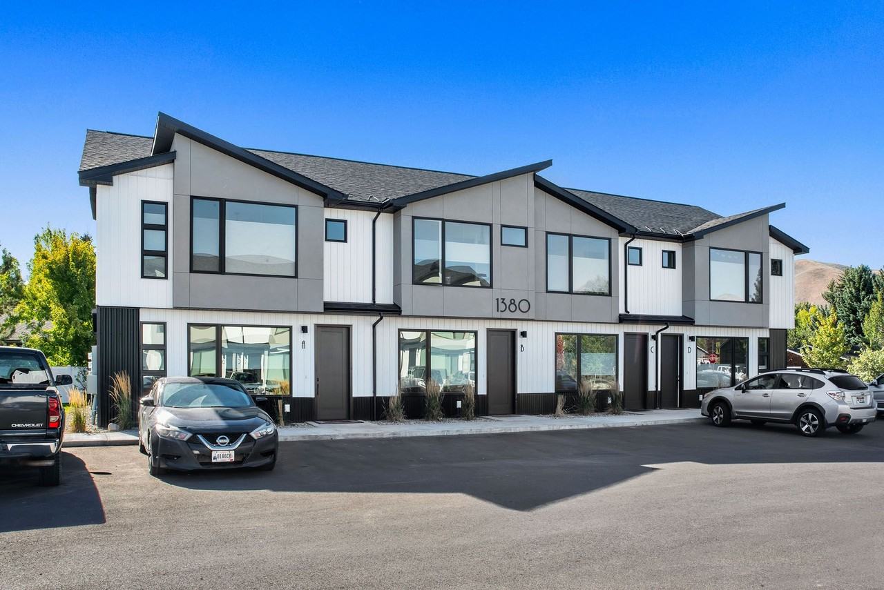 Skyview Residences - Photo 2 of 39