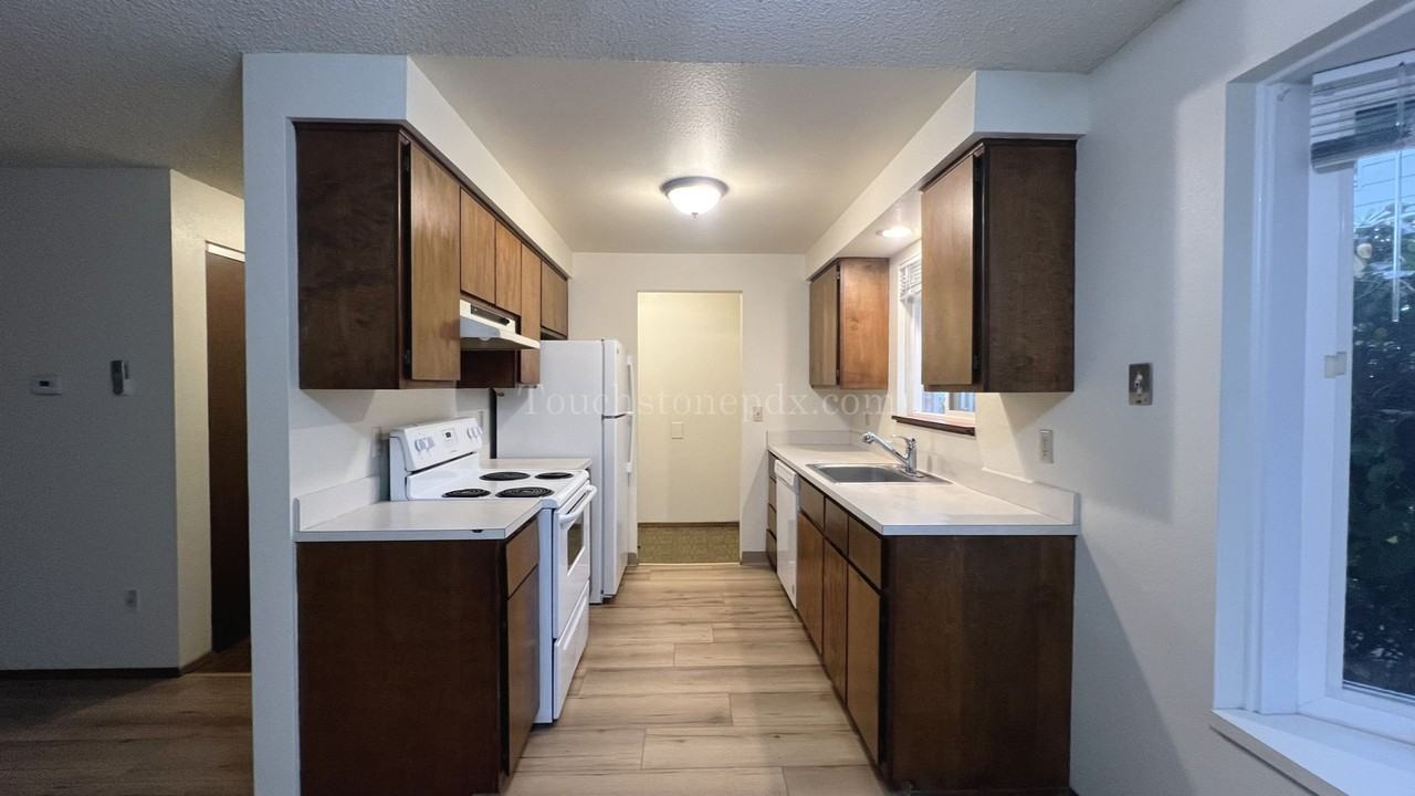 1403 Se 130th Ave - Photo 6 of 27