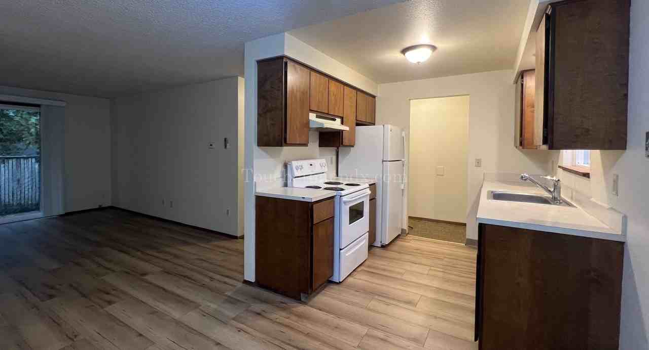 1403 Se 130th Ave - Photo 7 of 27