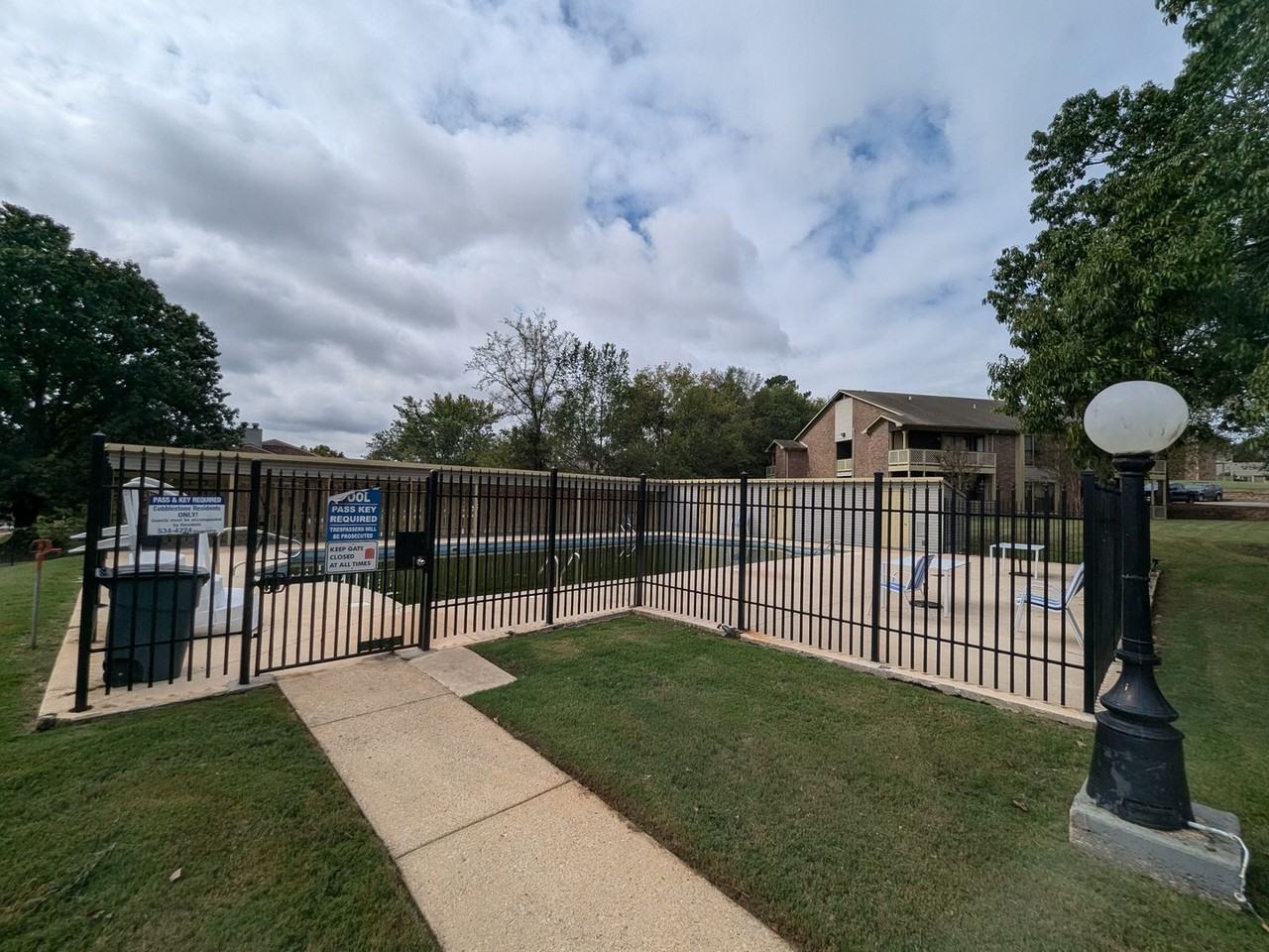 5021 Seven Pine Cir - Photo 2 of 8