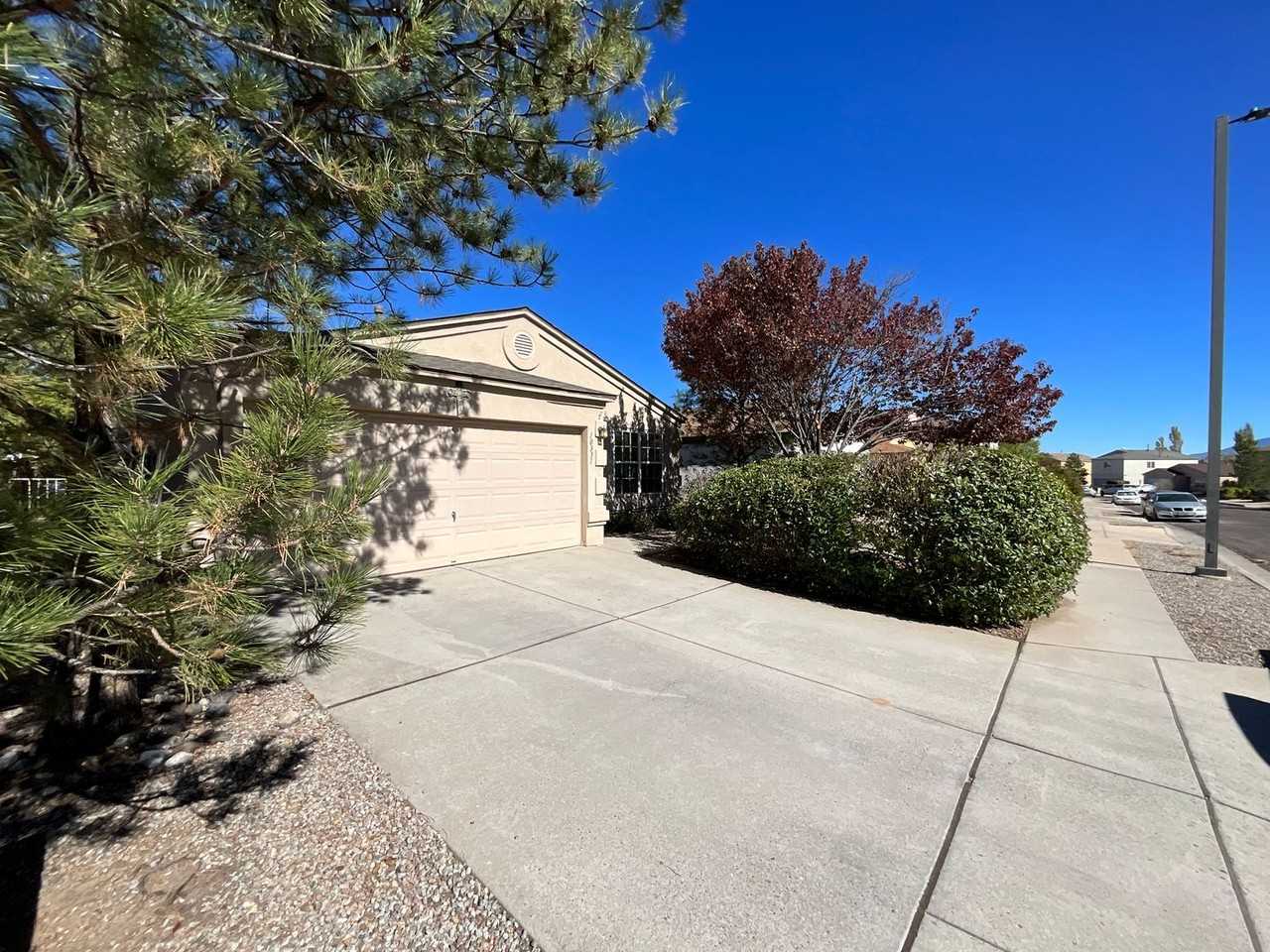 10331 Vendaval Ave Nw - Photo 3 of 27