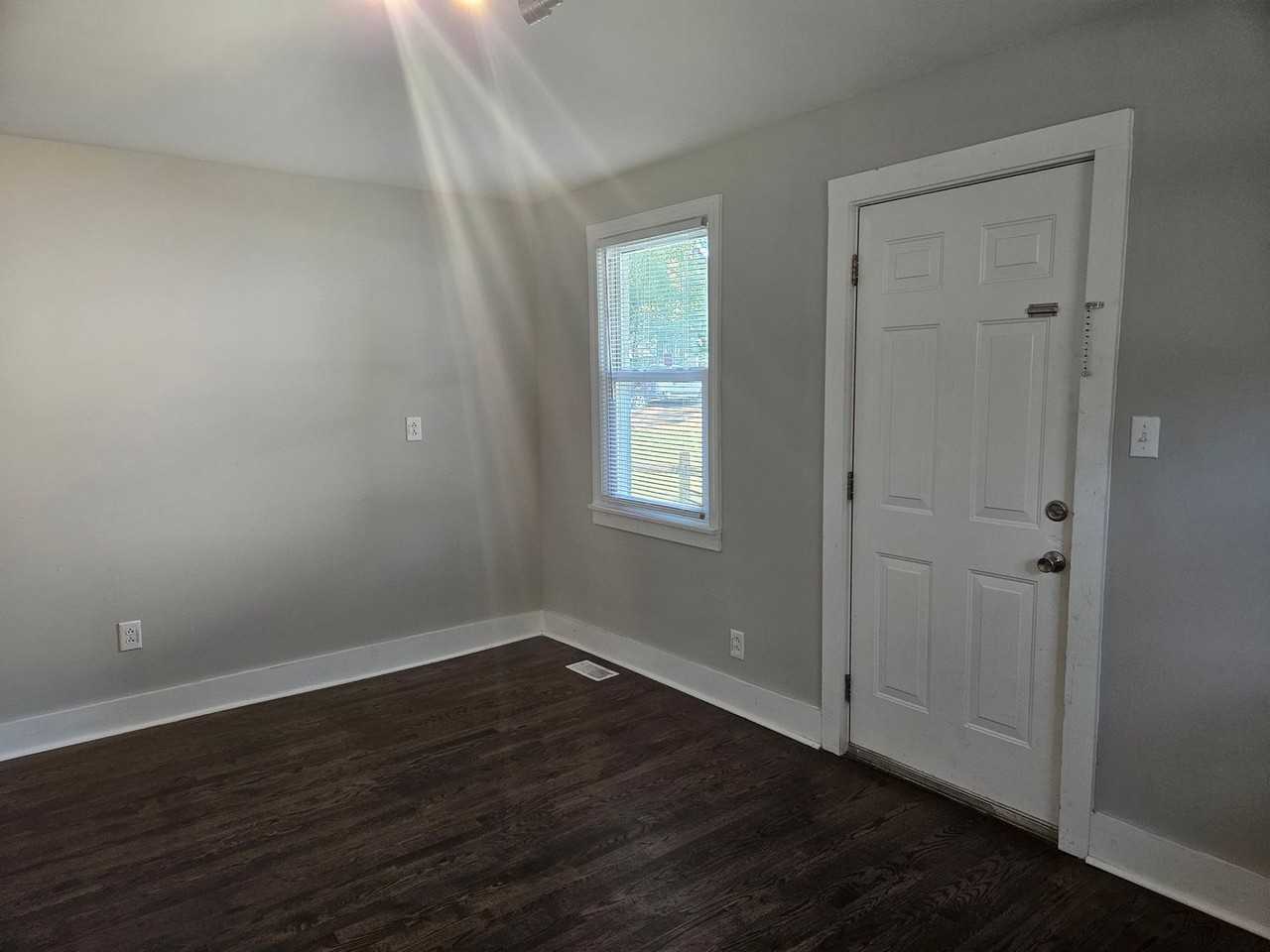 538 W Weatherspoon St - Photo 3 of 8