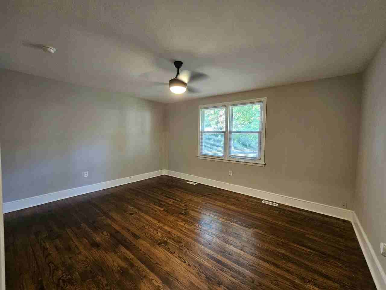 538 W Weatherspoon St - Photo 7 of 8