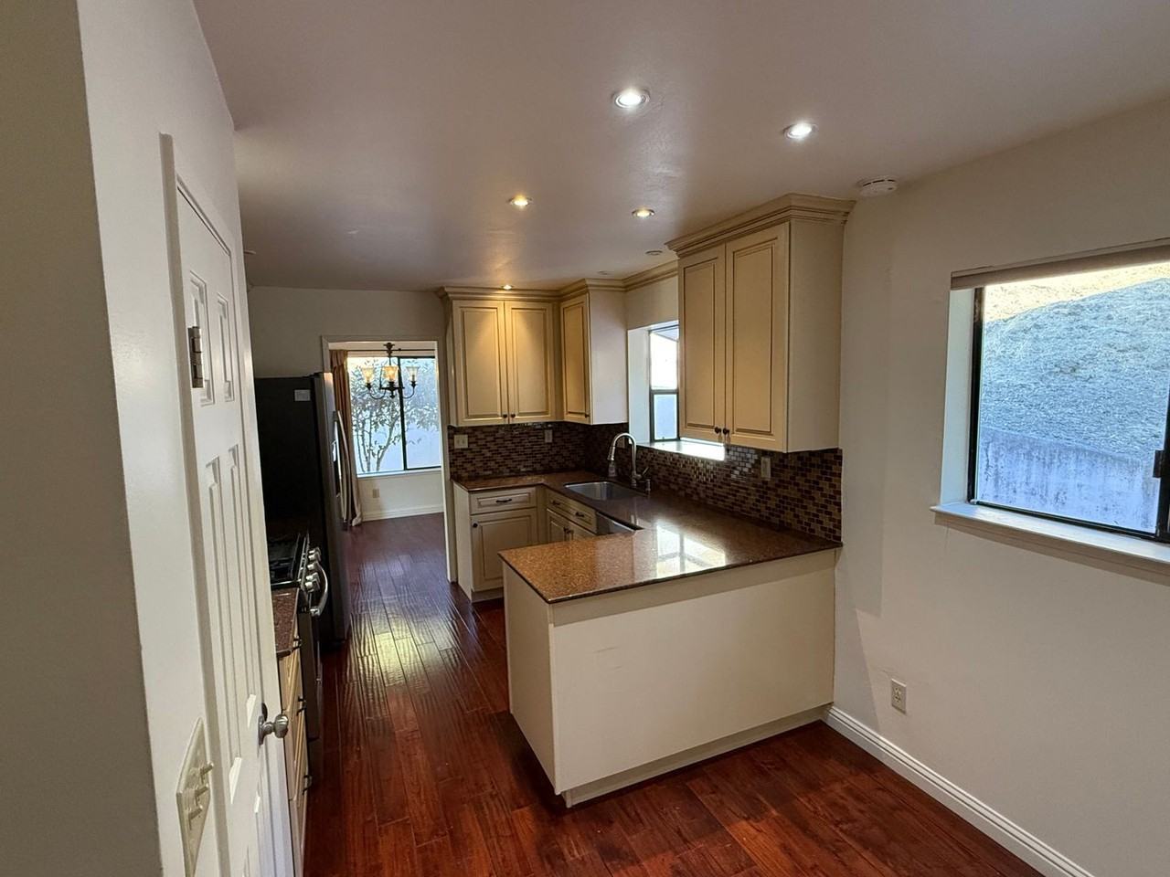 850 Maison Way - Photo 2 of 34