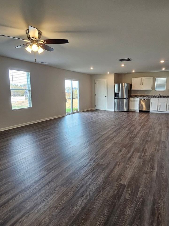 601 Ashwood Ave - Photo 3 of 42