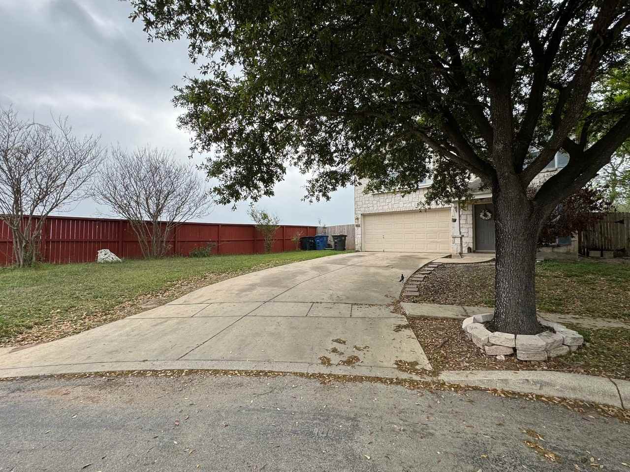 206 Ring Of Roses - Photo 3 of 13