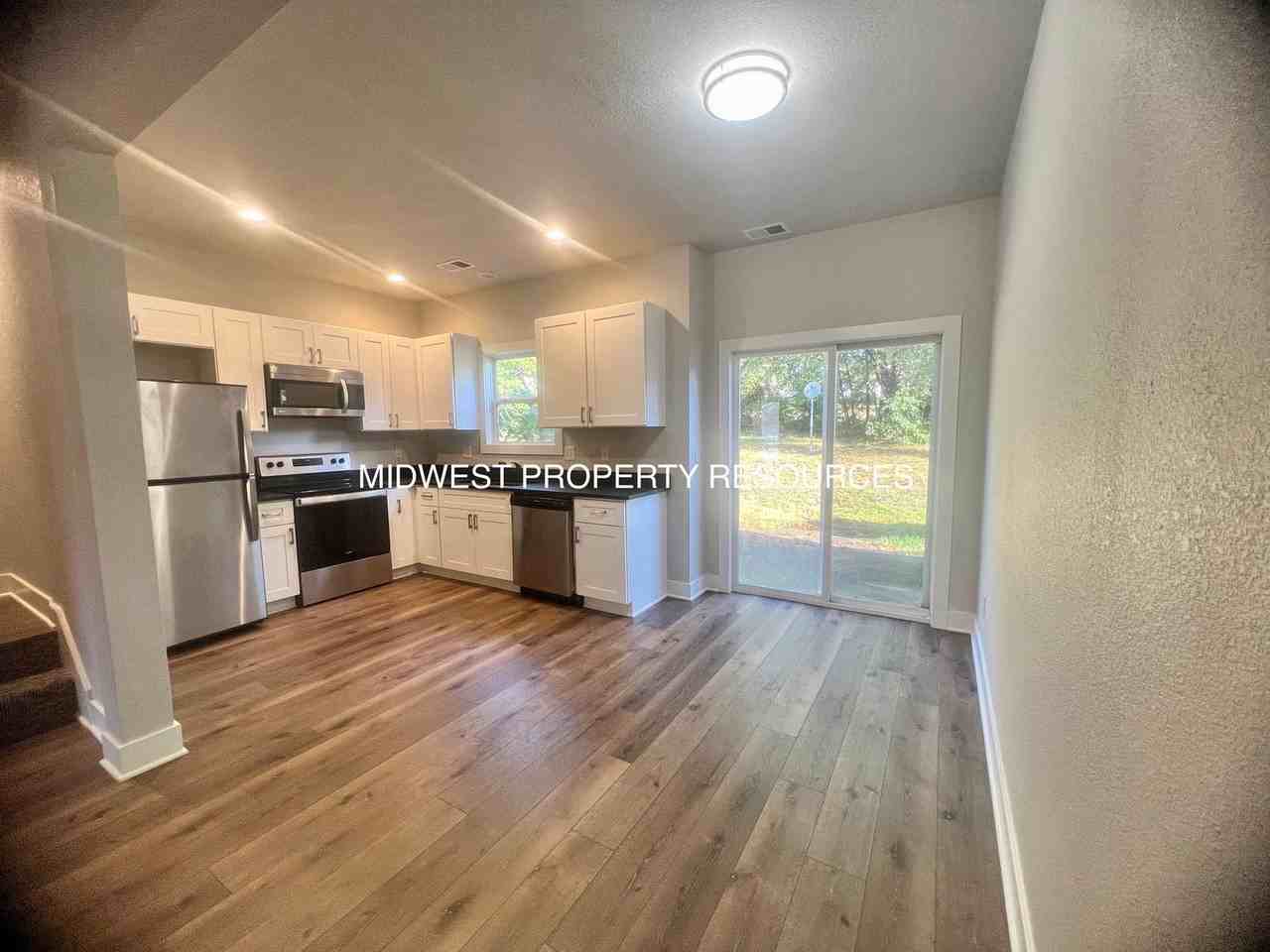 1013 Renee Lynde Dr Apt C - Photo 2 of 16