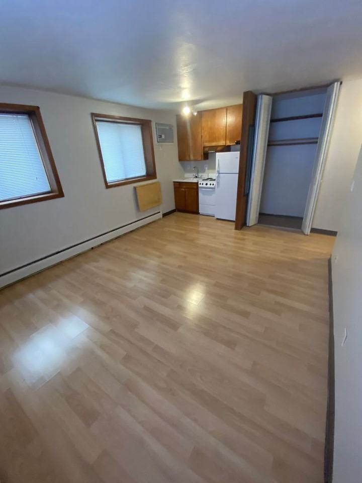 Girard - Photo 3 of 11