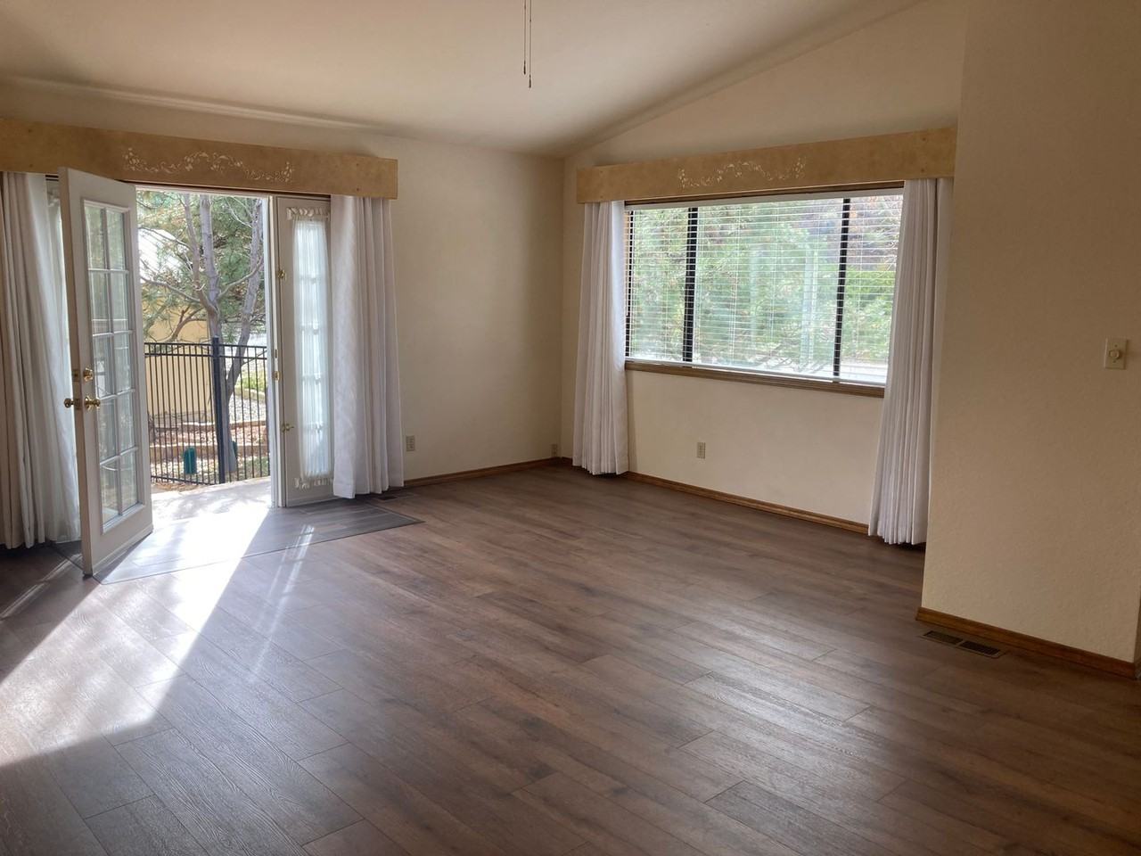 2504 Borrego Dr - Photo 3 of 41