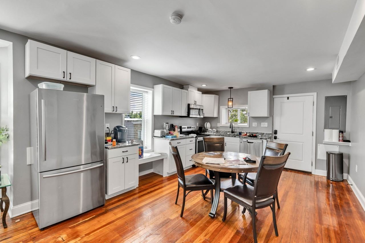 1700 North Broadway - Photo 3 of 18