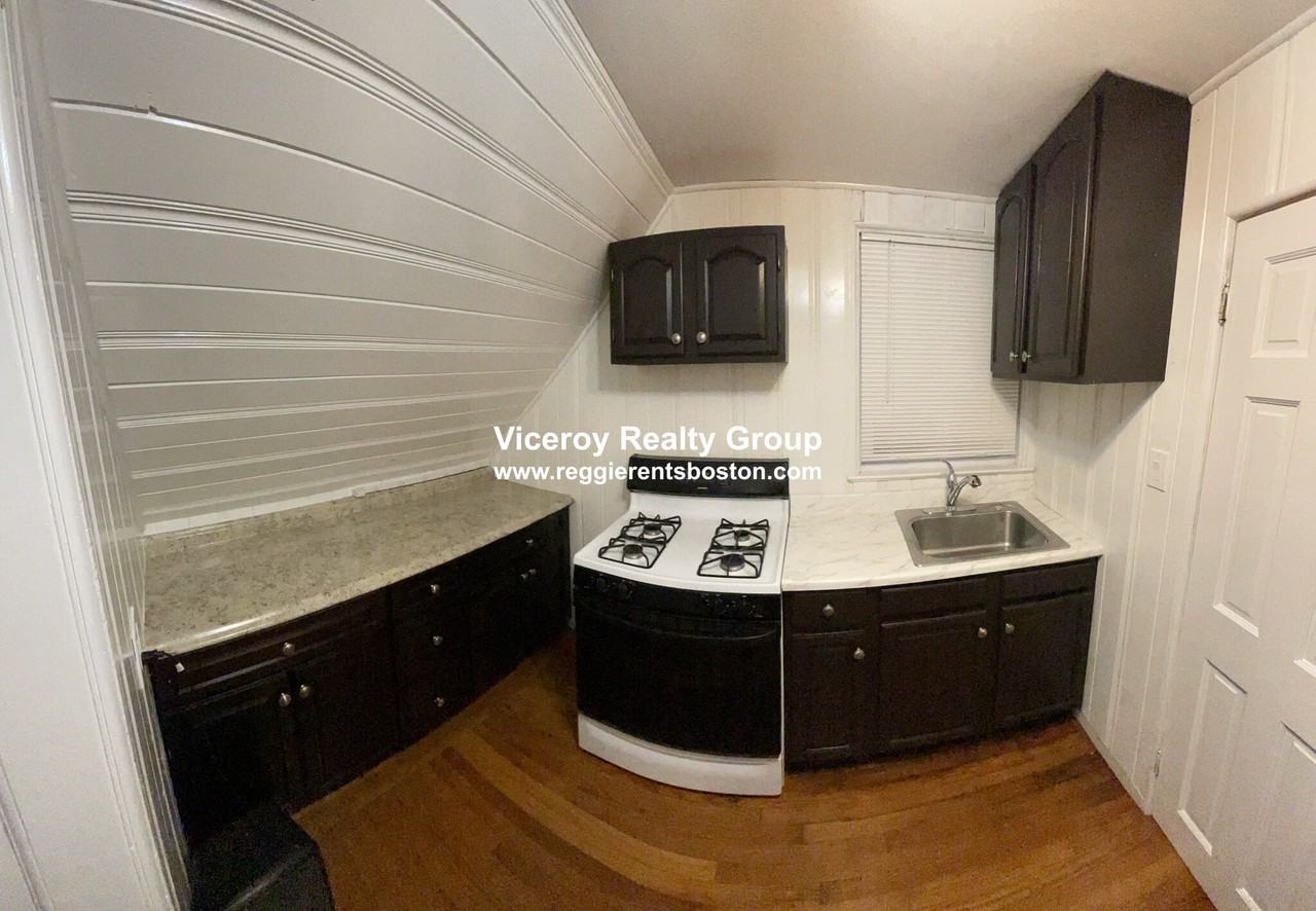 18 Maxwell St #3 - Photo 2 of 13