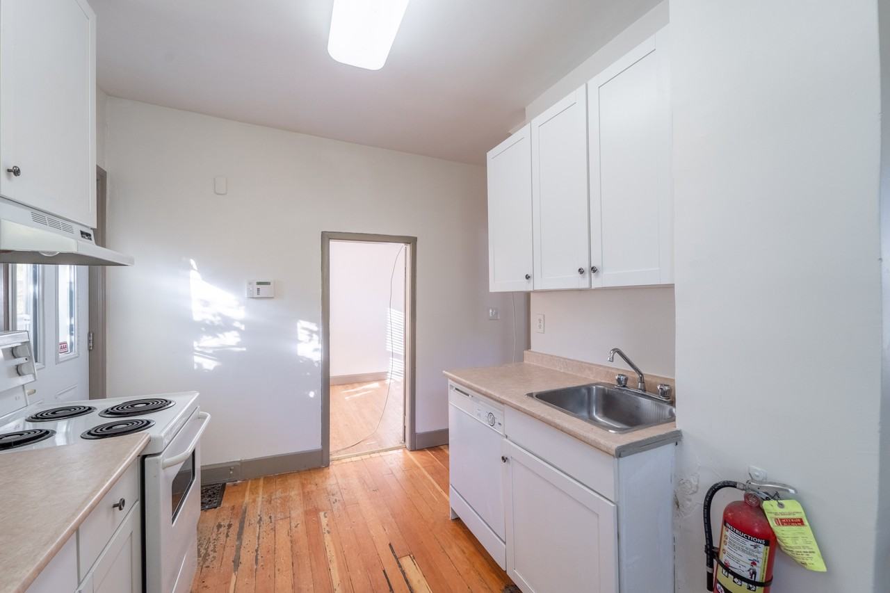 130 Fort Street - Photo 3 of 17