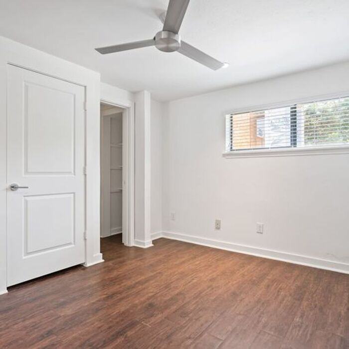 1717 Norfolk St #7 - Photo 3 of 11