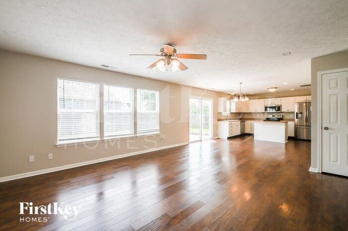 702 Breakers Ln - Photo 3 of 15