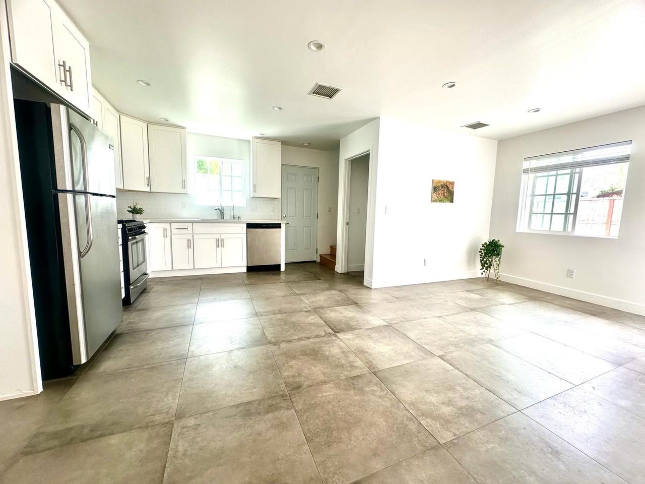 5754 Elmer Ave #C - Photo 2 of 28