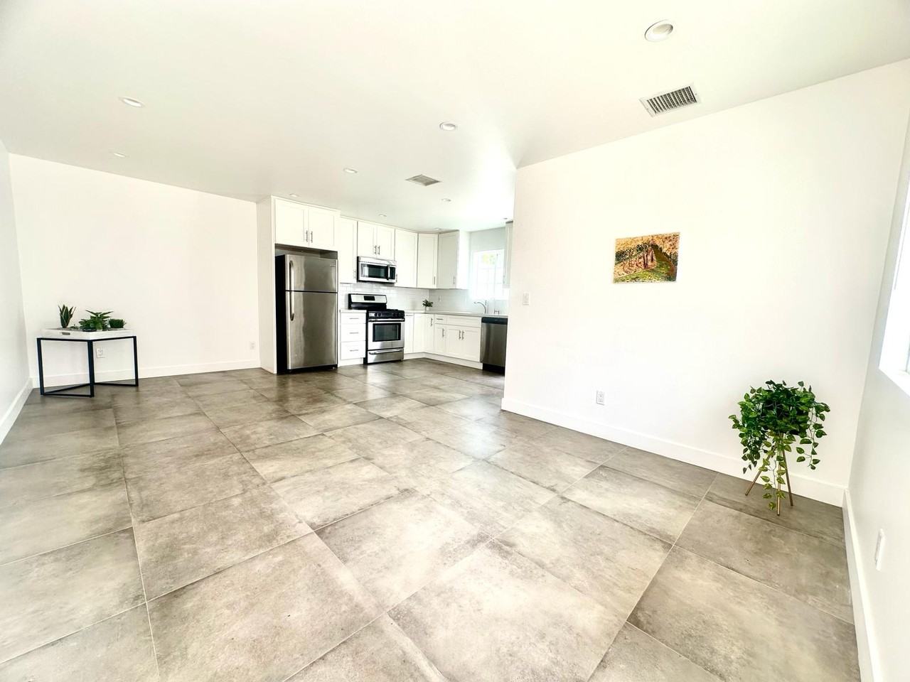 5754 Elmer Ave #C - Photo 5 of 28