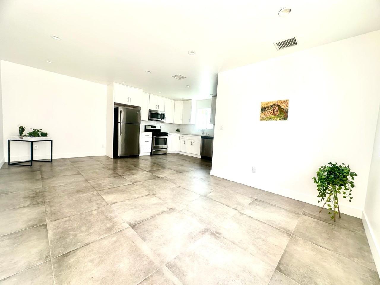 5754 Elmer Ave #C - Photo 6 of 28