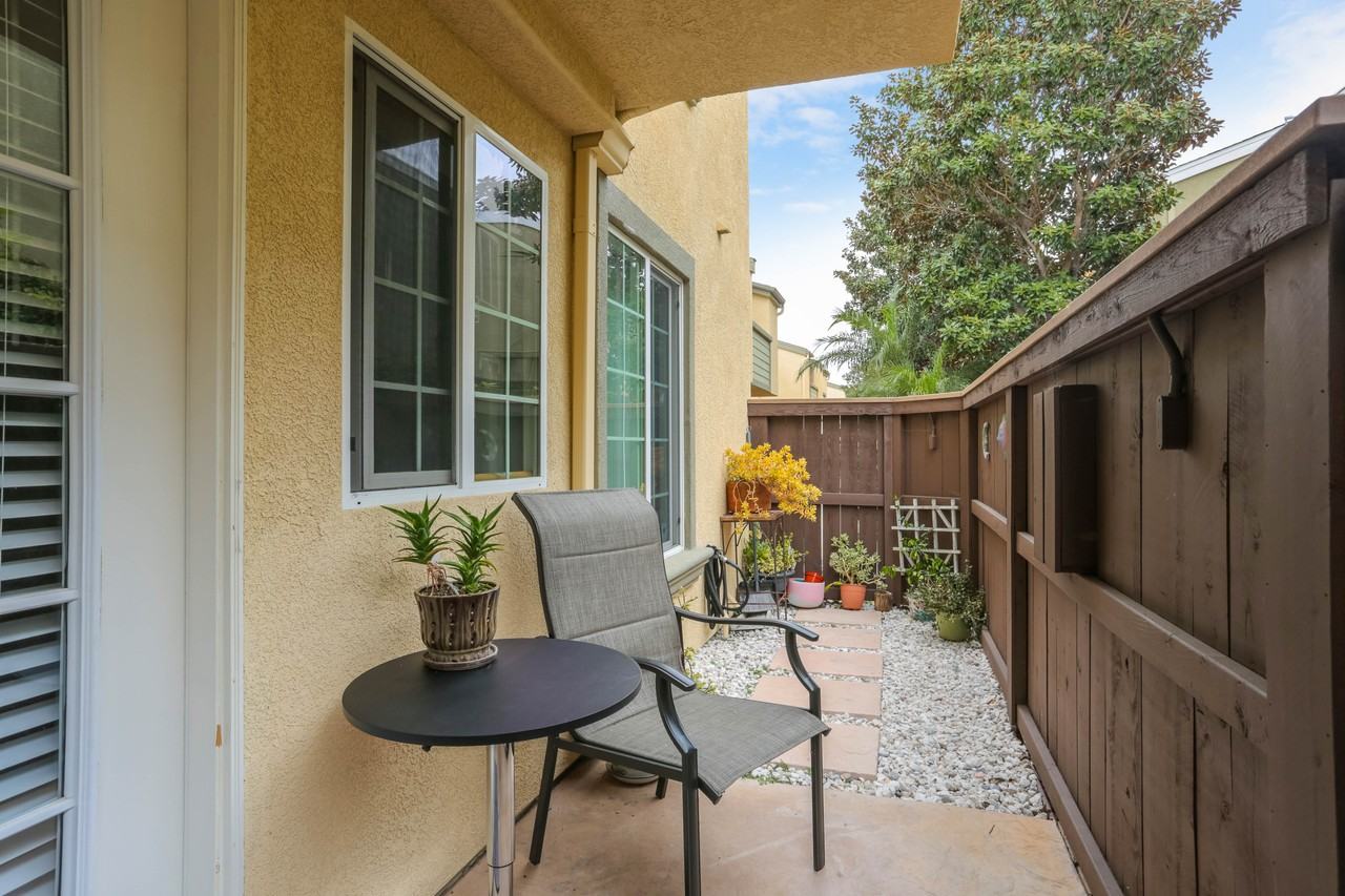 5252 Balboa Arms Dr #166 - Photo 5 of 31