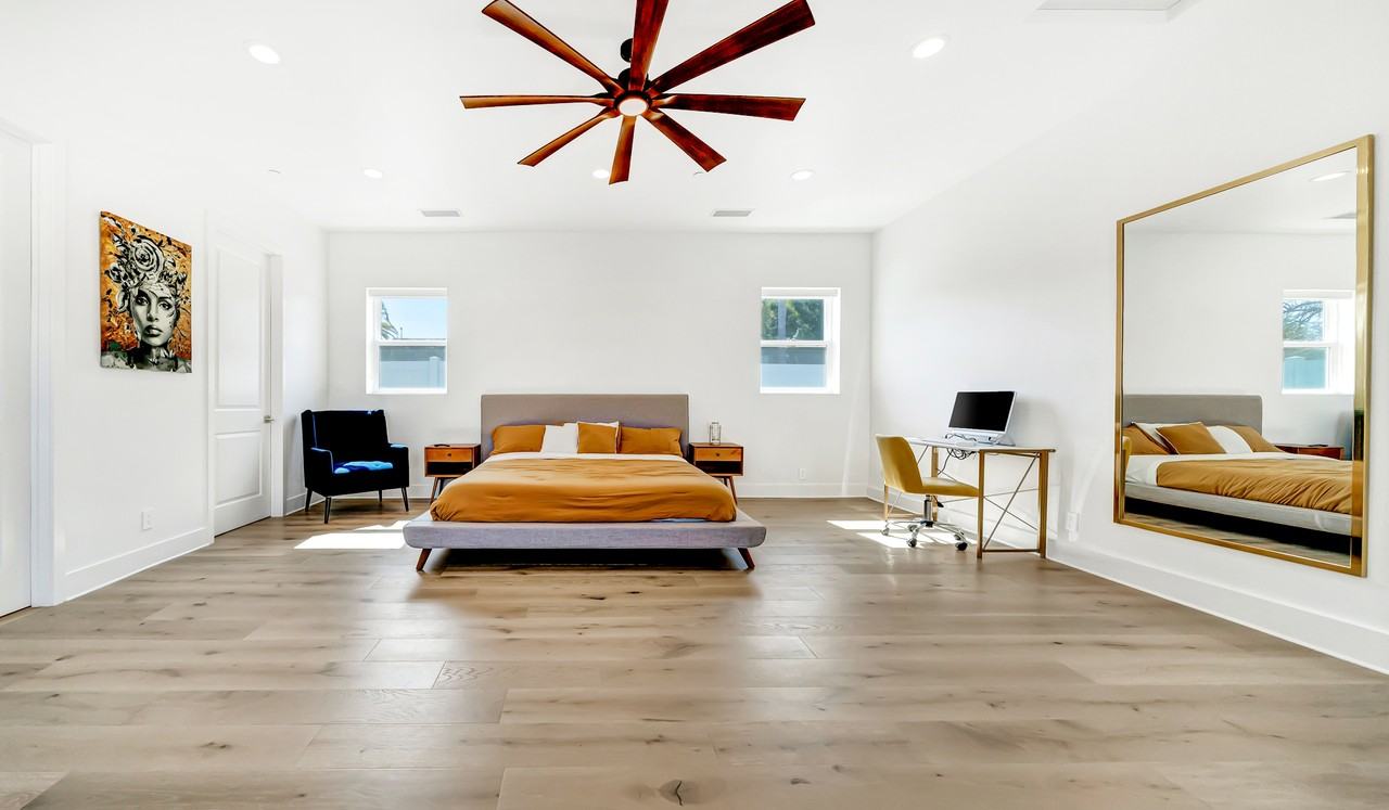 23354 Burbank Boulevard #NA - Photo 4 of 46