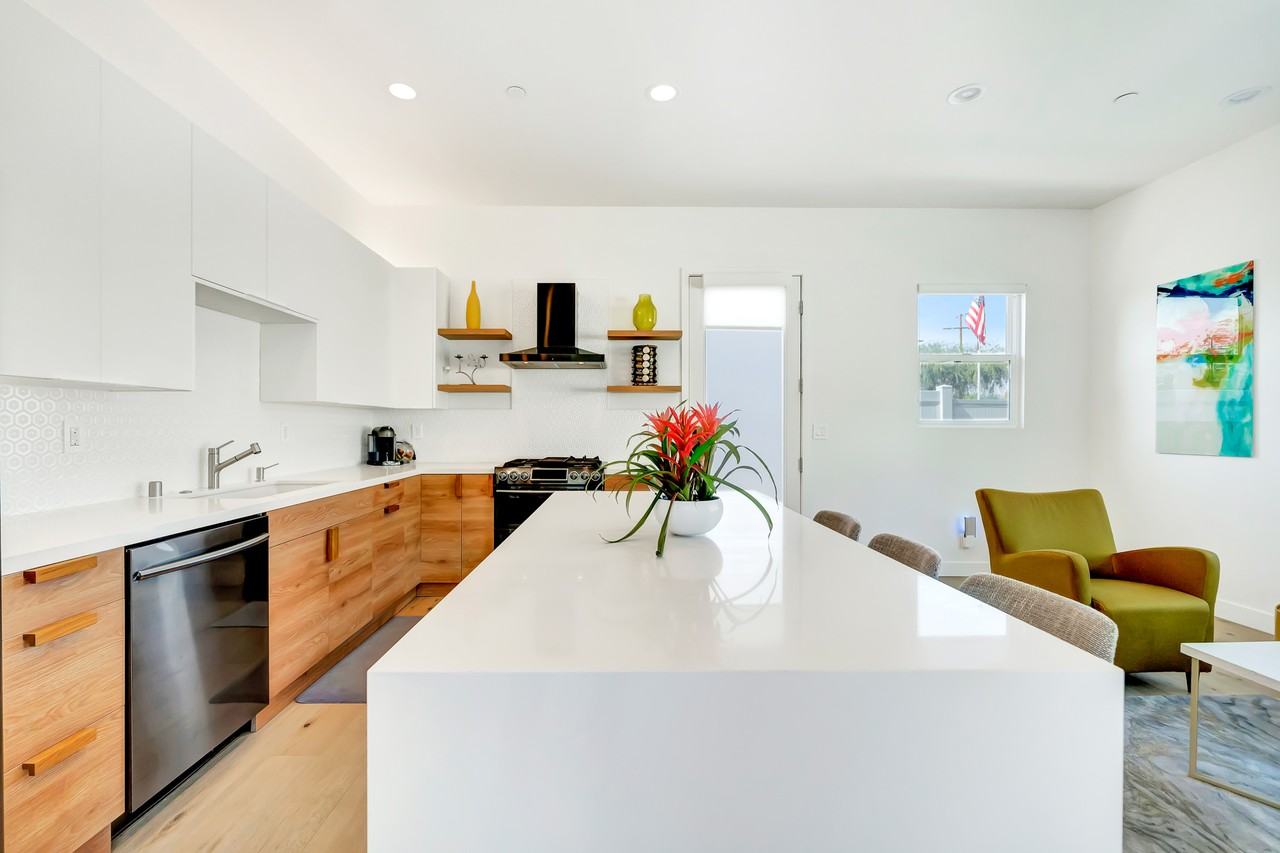 23354 Burbank Boulevard #NA - Photo 5 of 46