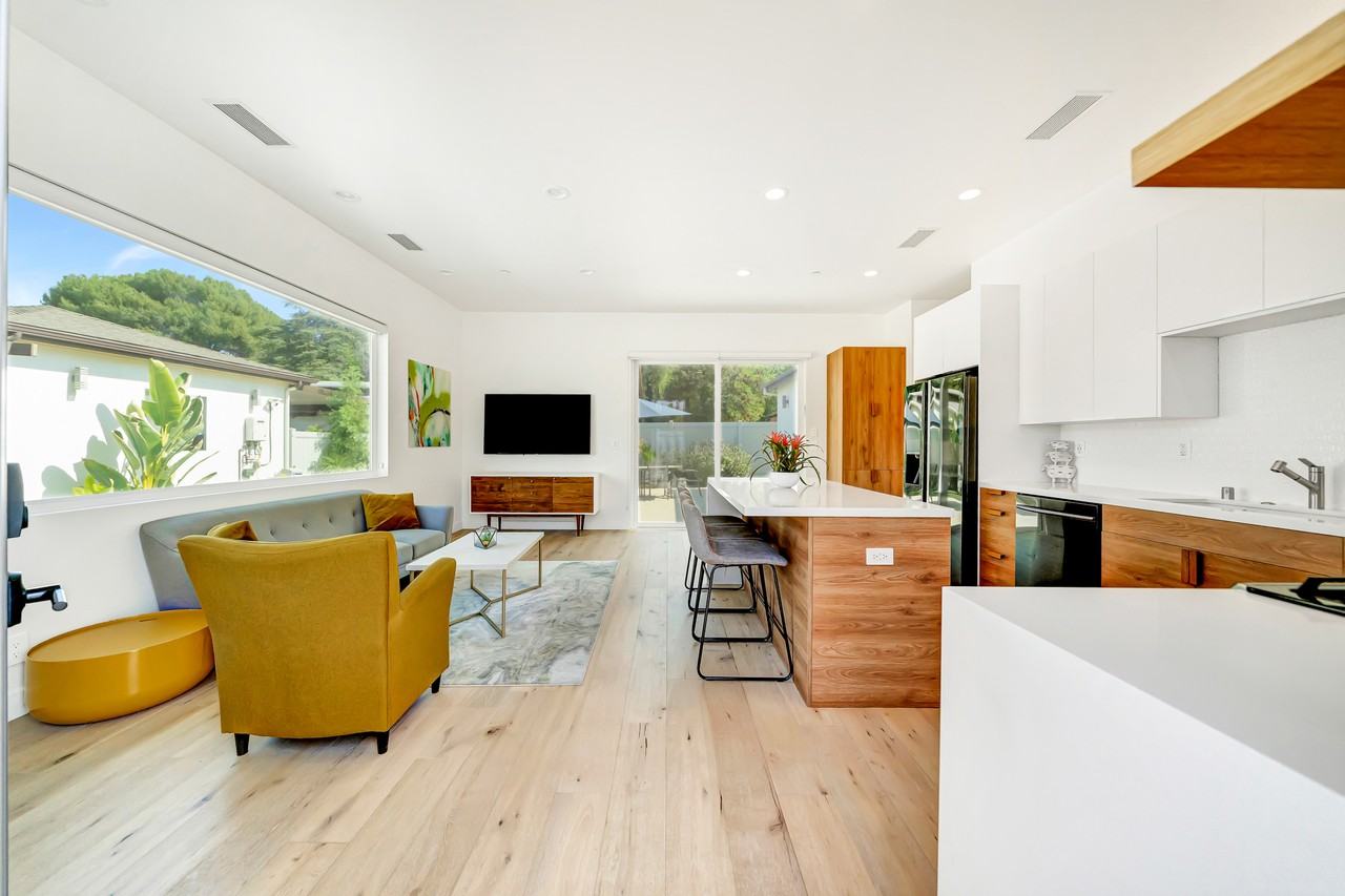 23354 Burbank Boulevard #NA - Photo 7 of 46