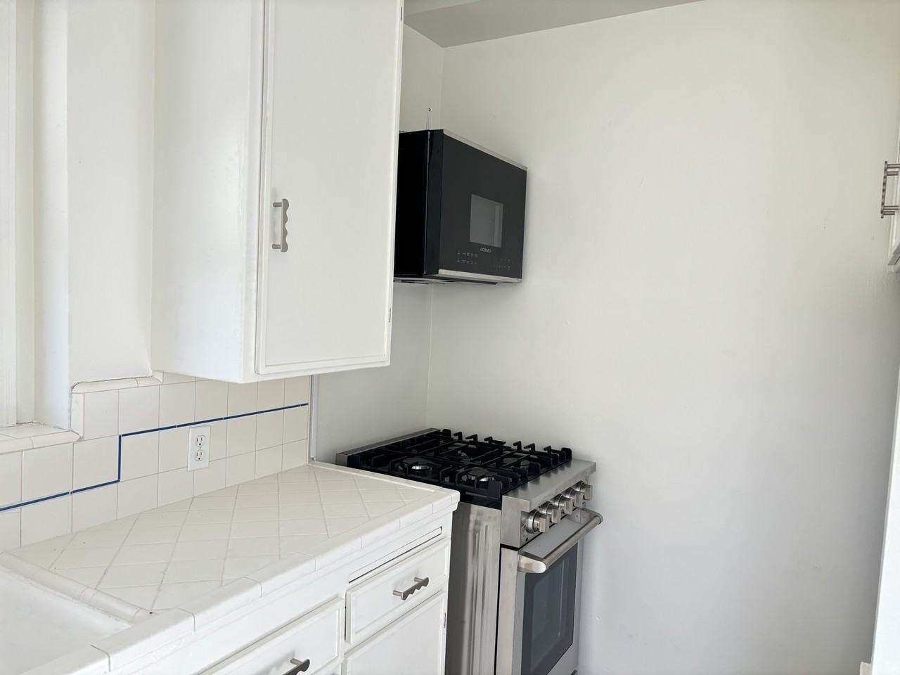1234 Franklin St #D - Photo 6 of 17