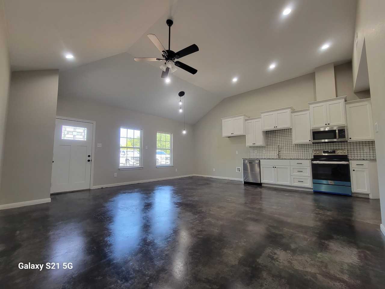 205 Hayes St #A - Photo 2 of 12