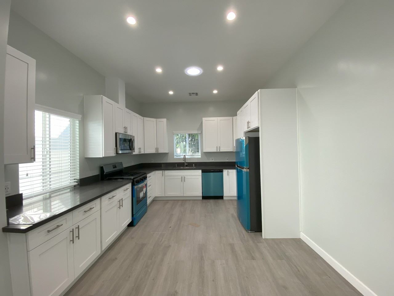 766 W 25th St #764-5 - Photo 7 of 20