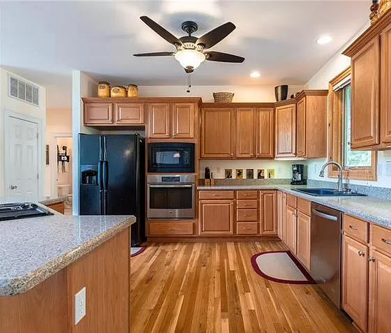 19 Riverview Pkwy #NA - Photo 6 of 37