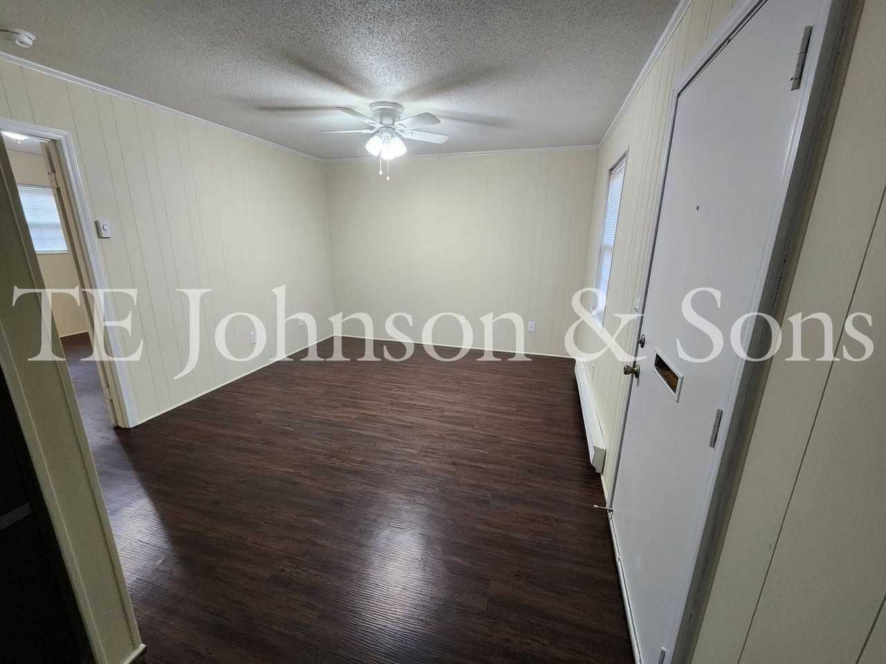 126 Weatherwood Ct - Photo 3 of 11