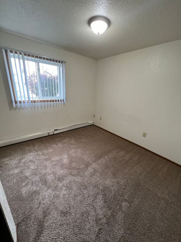 Park Apartments - Photo 2 of 12