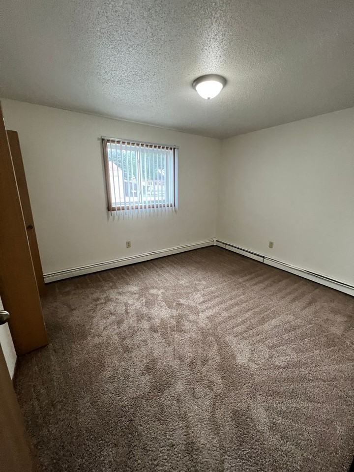 Park Apartments - Photo 3 of 12