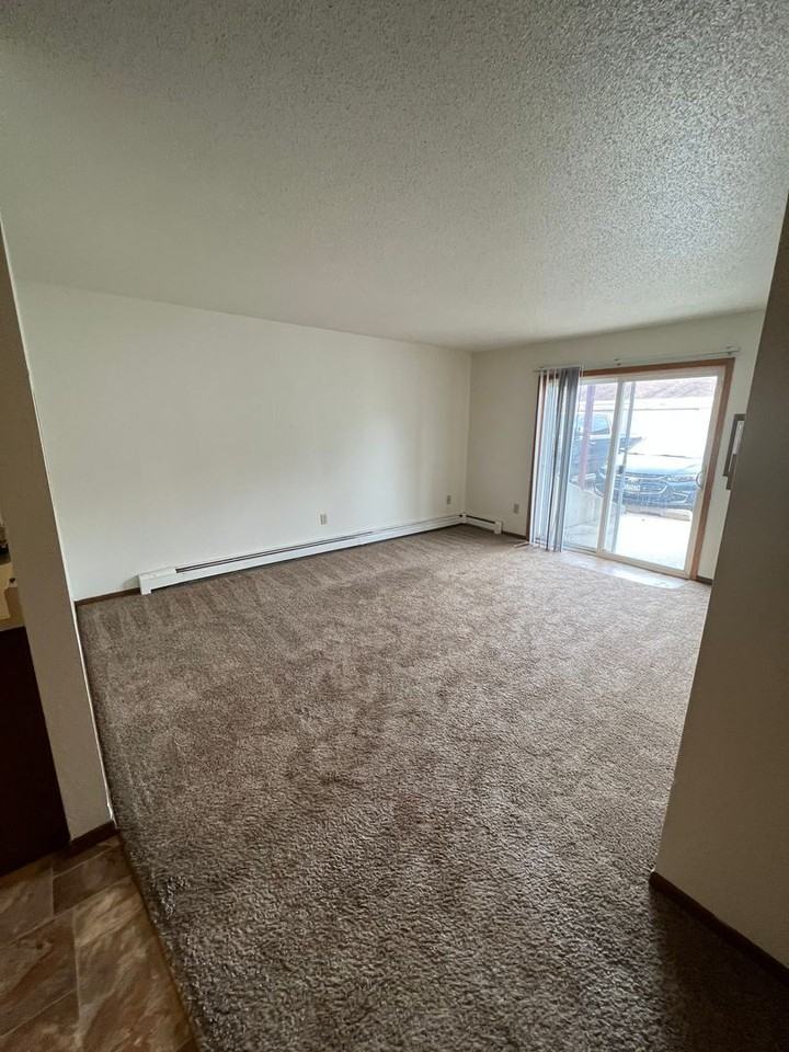 Park Apartments - Photo 5 of 12