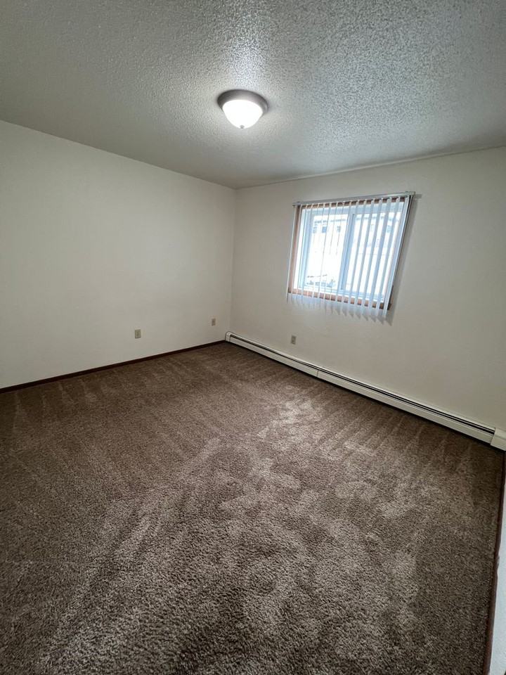 Park Apartments - Photo 7 of 12