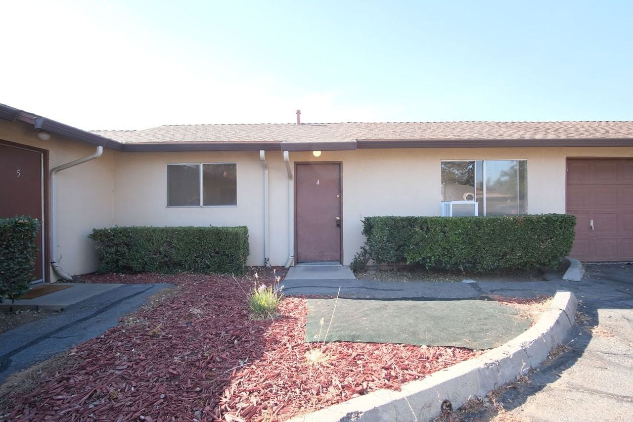 6435 8th St - Photo 3 of 20