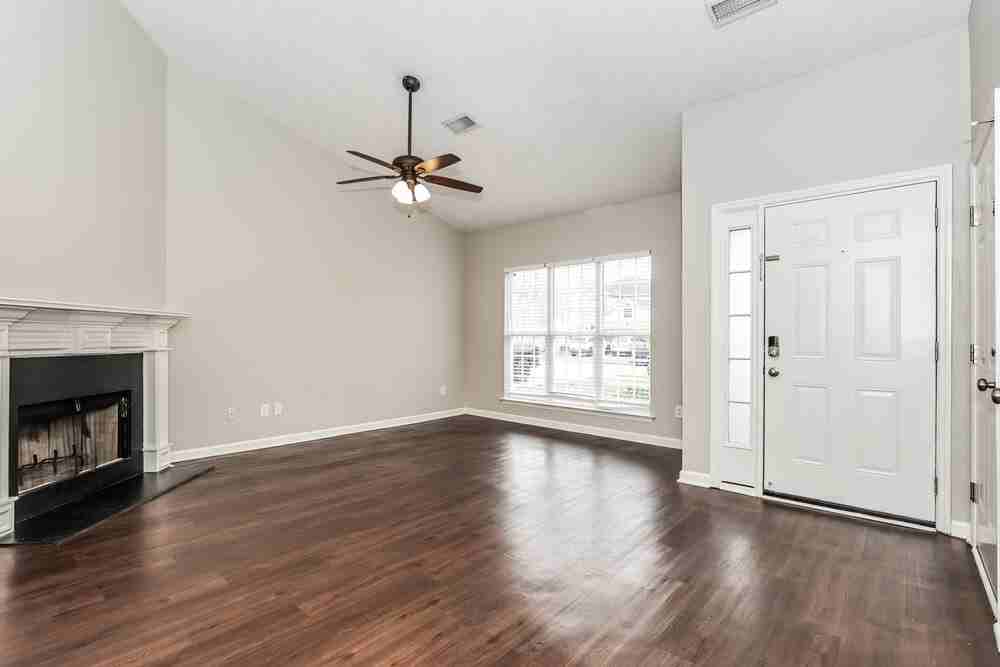 1848 Lakewood Village Dr - Photo 3 of 16