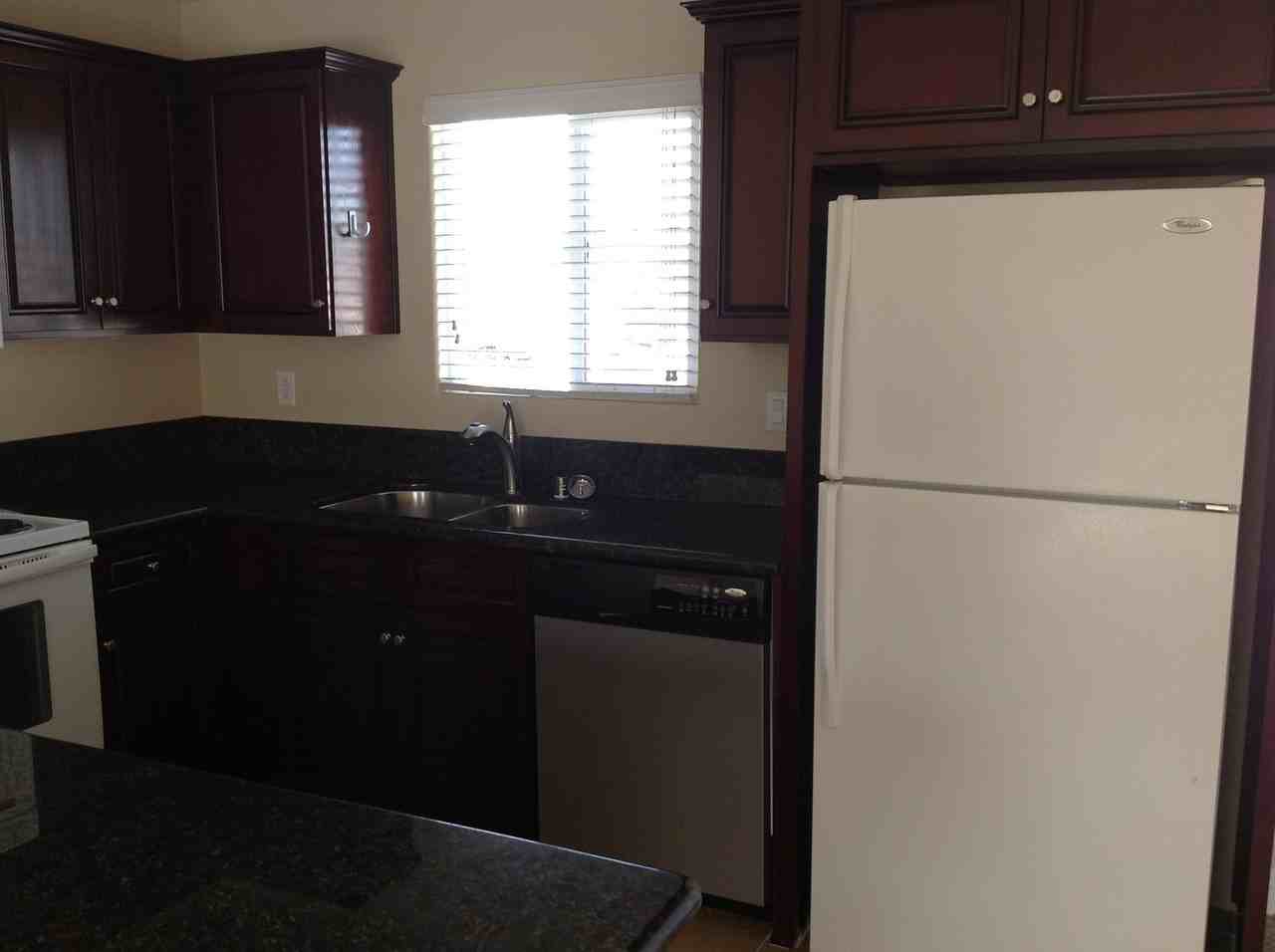 Taft Manor - Photo 6 of 50