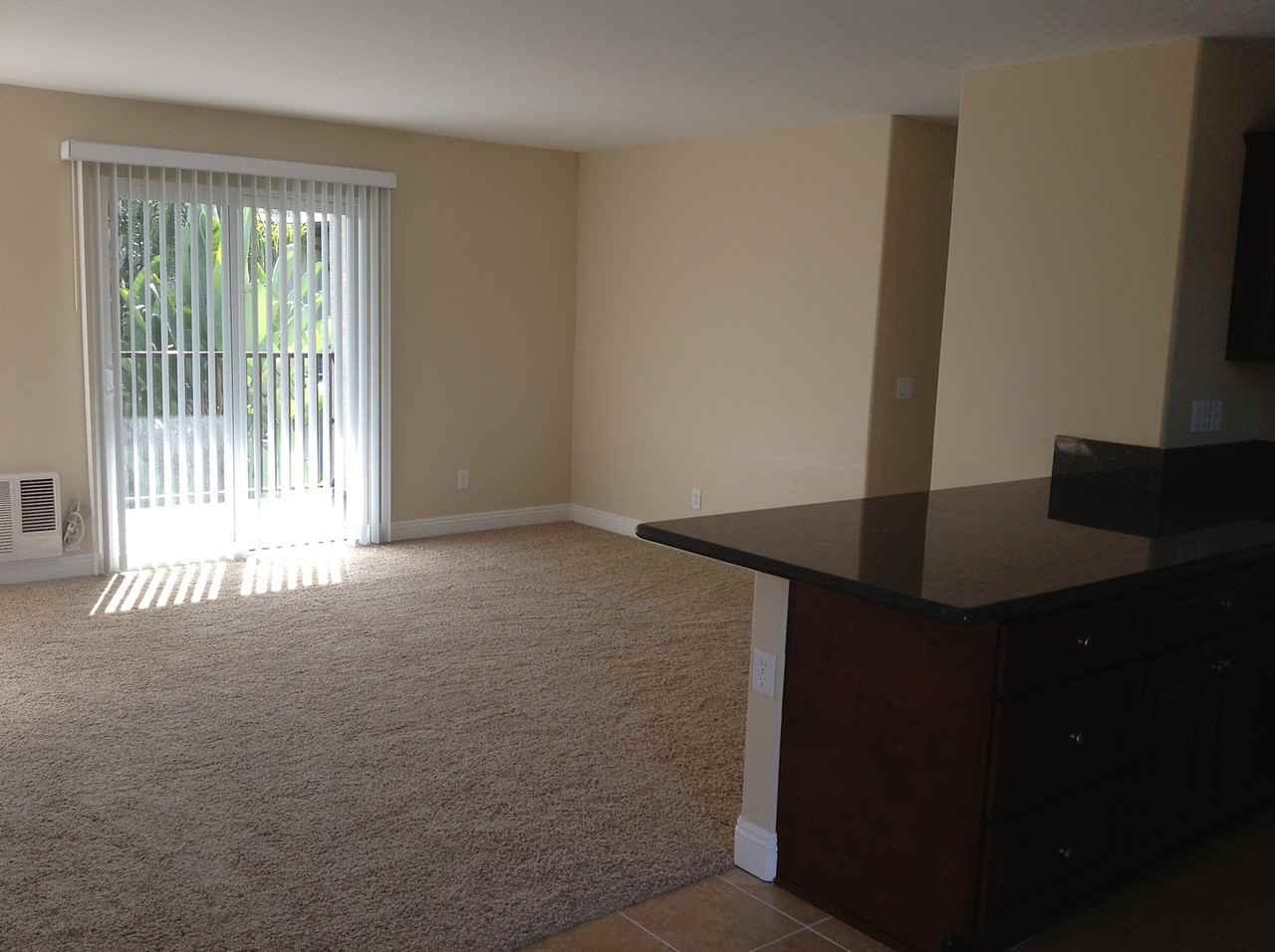 Taft Manor - Photo 7 of 50