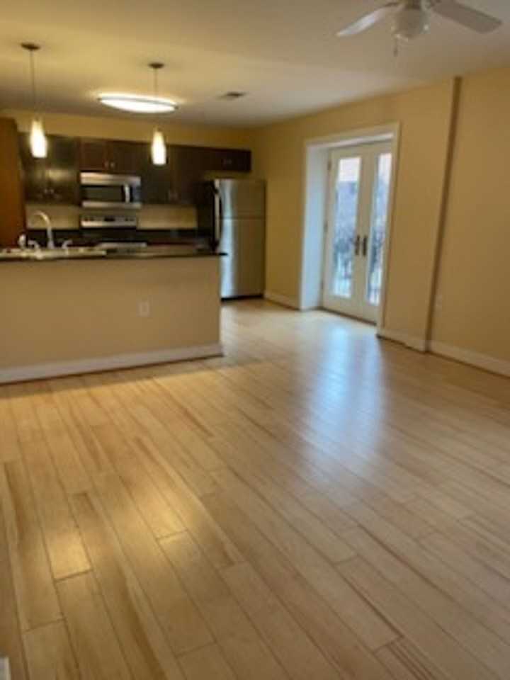 Oxford Place Apartments - Photo 7 of 29