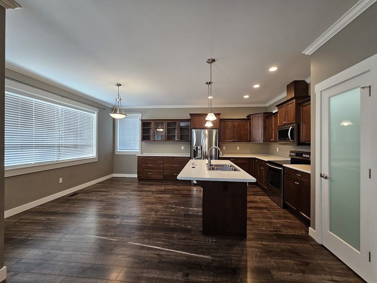 7270 Morrow Rd Uppr - Photo 3 of 17