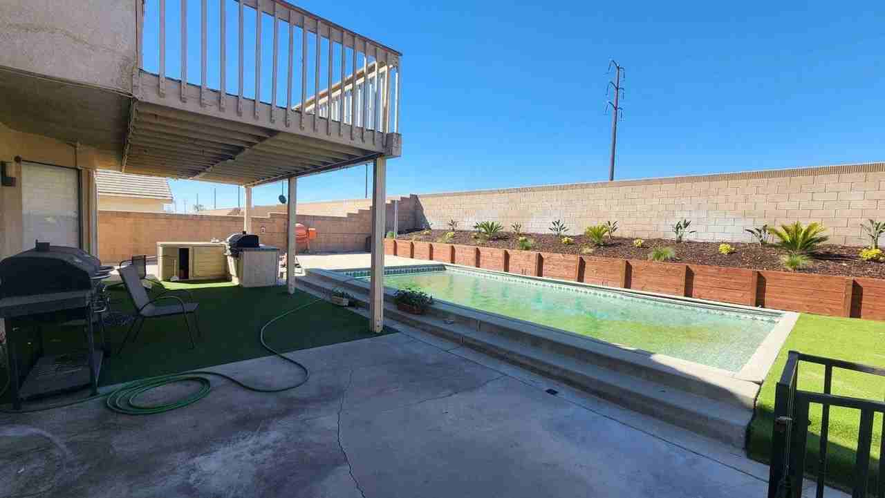 4436 Bronson St - Photo 3 of 31