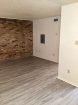 9228 Florida Blvd - Photo 1 of 1